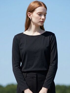 Banana Republic NWOTs Long Sleeve Boatneck French Terry Classic Minimalistic Top